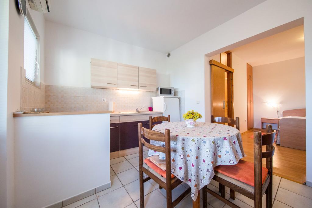 Garden Apartments コミジャ エクステリア 写真